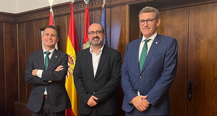 Eurocaja Rural transmite al alcalde de Ponferrada su implicación y compromiso con el territorio