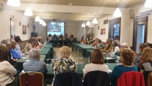 Excelente acogida en Jadraque a la mesa redonda organizada por la UNED Guadalajara sobre las mujeres del vino