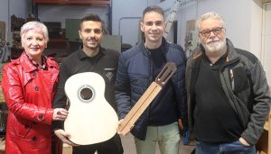 Guitarras artesanales de primer nivel, desde Cabanillas al Mundo
