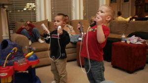 Un estudio de la UCLM constata que las familias confían en la utilidad de los dispositivos electrónicos para promover la actividad física en la infancia y adolescencia