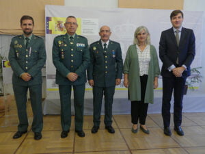 La DGT reconoce los 40 años de servicio de un guardia civil de Guadalajara