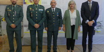 La DGT reconoce los 40 años de servicio de un guardia civil de Guadalajara