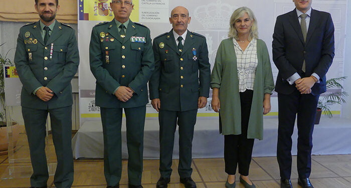 La DGT reconoce los 40 años de servicio de un guardia civil de Guadalajara
