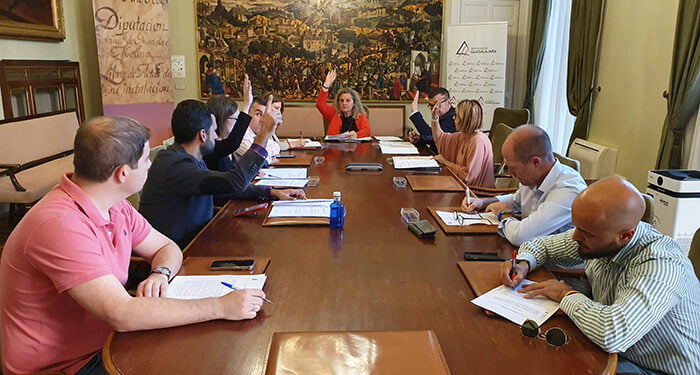 La Diputación de Guadalajara ayuda a los pueblos menores de 20.000 habitantes a pagar el servicio de Ayuda a Domicilio 1 La Diputación de Guadalajara ayuda a los pueblos menores de 20.000 habitantes a pagar el servicio de Ayuda a Domicilio