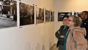 La exposición que Jesús Cañas y Diego Castillejo dedican a la calle Carretería se puede visitar ya en la Sala Iberia