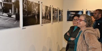 La exposición que Jesús Cañas y Diego Castillejo dedican a la calle Carretería se puede visitar ya en la Sala Iberia