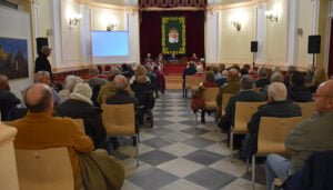La historia de Alarcón y el recorrido emocional por Cuenca de Julio Magdalena marcan el ecuador de la Semana de Libros en Otoño
