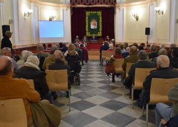 La historia de Alarcón y el recorrido emocional por Cuenca de Julio Magdalena marcan el ecuador de la Semana de Libros en Otoño