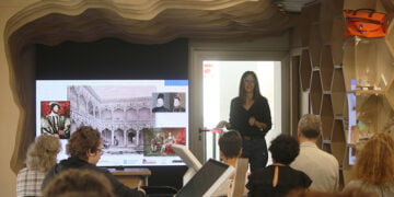 La Oficina de Turismo acoge una formación sobre la importancia de la identidad local y la cultura de Guadalajara