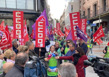 Las trabajadoras de los comedores escolares de Guadalajara se manifiestan ante Educación para denunciar los incumplimientos de su empresa, Mediterránea de Catering