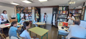 Los niños y niñas ingresados en el Hospital de Guadalajara, técnicos de Laboratorio por un día con una actividad que da a conocer el trabajo del personal de este área