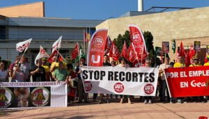 Los trabajadores de GEACAM se concentran en Toledo para denunciar los 400 despidos de la empresa pública