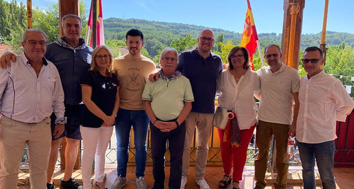 Lucas Castillo felicita al pueblo de Renera por el éxito de sus segundas Jornadas de la Miel 1 Lucas Castillo felicita al pueblo de Renera por el éxito de sus segundas Jornadas de la Miel