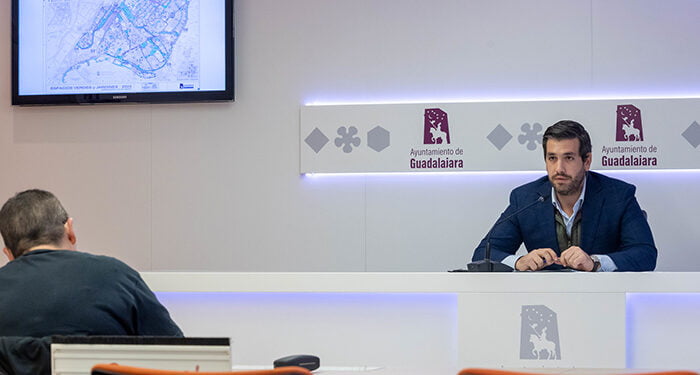 Mejor control, más árboles, más plantilla, y renaturalización con el nuevo contrato de parques y jardines de Guadalajara