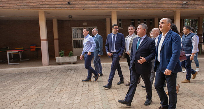 Page avanza “un incremento del 0,5 por ciento” en la retribución de los empleados públicos y “más de 2.000 millones” contra la despoblación 1 Page avanza “un incremento del 0,5 por ciento” en la retribución de los empleados públicos y “más de 2.000 millones” contra la despoblación