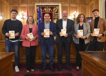 El Informe Socioeconómico del Colegio de Economistas presentado en Diputación sitúa a la provincia “cerca del pleno empleo”