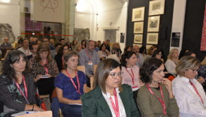 Profesionales de la comunicación universitaria actualizan conocimientos en producción audiovisual y promoción institucional en el Campus de Cuenca