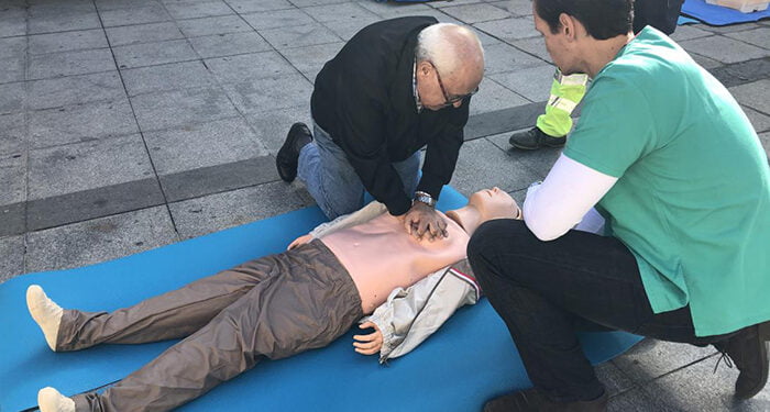 Profesionales sanitarios del SESCAM acercan la técnica de reanimación cardiopulmonar a la ciudadanía y a profesionales 1 Profesionales sanitarios del SESCAM acercan la técnica de reanimación cardiopulmonar a la ciudadanía y a profesionales