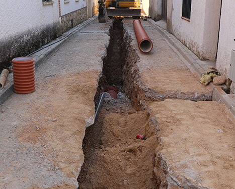 Renovación de redes en la calle Francisco Castellote de Fuentenovilla