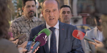 Rojo: “Guarinos va a arruinar el inicio de temporada a la hostelería de Bardales por inoperancia y retrasar las obras de las plazas Prim y San Esteban”