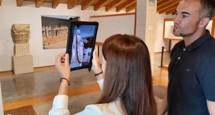 Segóbriga acogió una jornada de innovación con una demostración del proyecto Interpretatic de realidad aumentada