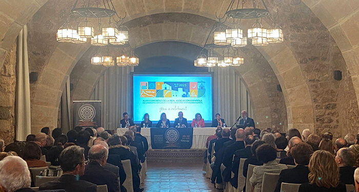 Sigüenza acoge este fin de semana la celebración del XLVIII Congreso de Cronistas Oficiales de España 1 Sigüenza acoge este fin de semana la celebración del XLVIII Congreso de Cronistas Oficiales de España