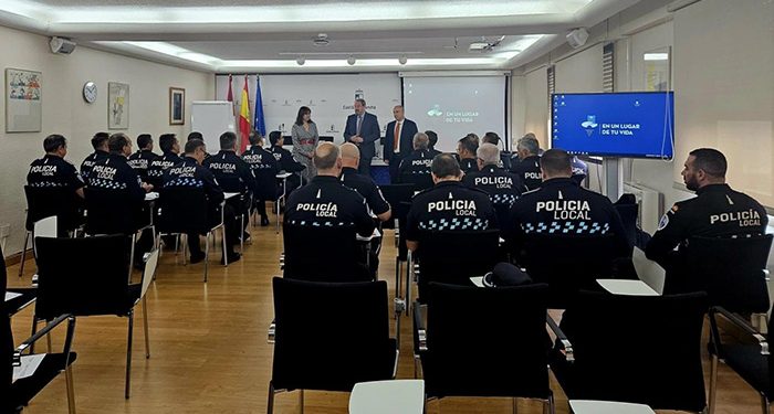 Un total de 25 jefes y mandos de la Policía Local de Castilla-La Mancha reciben formación específica acerca de la nueva Ley de Bienestar Animal 1 Un total de 25 jefes y mandos de la Policía Local de Castilla-La Mancha reciben formación específica acerca de la nueva Ley de Bienestar Animal