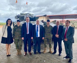 Villaescusa de Haro renueva en Badajoz su compromiso y reconocimiento al Regimiento de Infantería Saboya