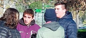 Alumnado de Artes Escénicas, Danza y Folclore del IES Fernando Zóbel realizan una escenificación sobre violencia verbal hacia la mujer