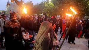 Cabanillas se echó a la calle para celebrar Halloween