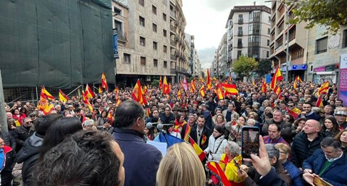 Cerca de 4.000 personas claman en Cuenca por la igualdad y en defensa de la unidad de España