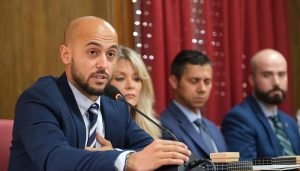 Corral anima a participar en la consulta ciudadana de los presupuestos puesta en marcha por el Ayuntamiento de Azuqueca a propuesta del PP