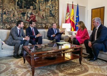 La Junta reafirma, tras un encuentro «cordial» entre Page y Guarinos, su compromiso para que Guadalajara capital siga “avanzando con un objetivo común” La Junta reafirma, tras un encuentro «cordial» entre Page y Guarinos, su compromiso para que Guadalajara capital siga “avanzando con un objetivo común”