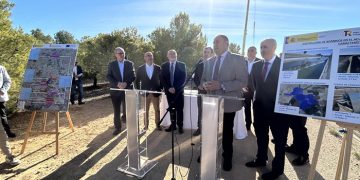 El Gobierno regional califica de “hito histórico” la firma del convenio para la sustitución de bombeos para el regadío de La Mancha Oriental