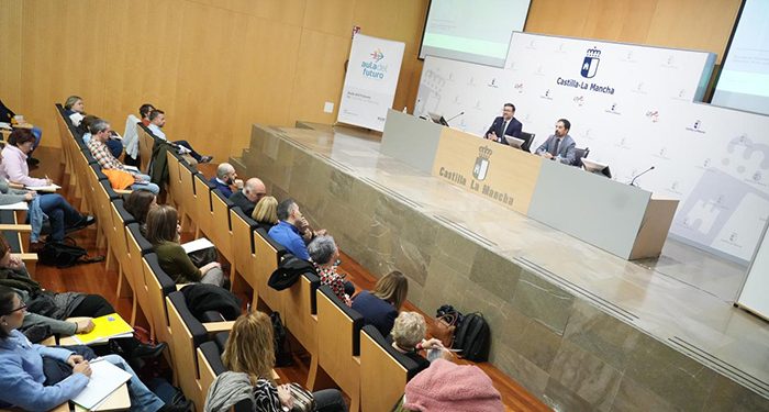 El Gobierno regional llevará a las cinco provincias las jornadas ‘Aula del futuro’ ante la importante afluencia de asistentes en las celebradas en Toledo 1 El Gobierno regional llevará a las cinco provincias las jornadas ‘Aula del futuro’ ante la importante afluencia de asistentes en las celebradas en Toledo