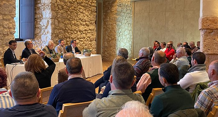 El Gobierno regional participa en Brihuega en un encuentro informativo con el colectivo profesional de las plantas aromáticas y medicinales 1 El Gobierno regional participa en Brihuega en un encuentro informativo con el colectivo profesional de las plantas aromáticas y medicinales