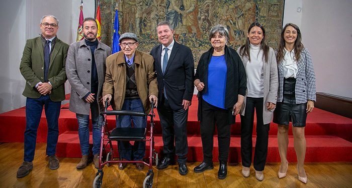 El Gobierno regional presenta la ‘Estrategia contra la soledad no deseada’ para prevenir e intervenir en estas situaciones con las personas mayores de Castilla-La Mancha 1 El Gobierno regional presenta la ‘Estrategia contra la soledad no deseada’ para prevenir e intervenir en estas situaciones con las personas mayores de Castilla-La Mancha