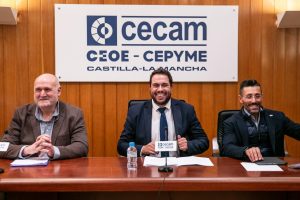 El Gobierno regional trabajará con el sector del taxi para ahondar en el Transporte Sensible a la Demanda, las áreas de prestación conjunta y nuevas ayudas