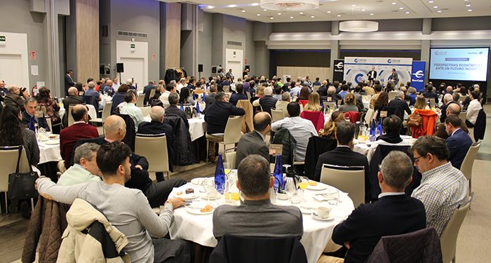 El prestigioso economista Daniel Lacalle reúne en un desayuno de CEOE-Cepyme Guadalajara a cerca de 300 empresarios