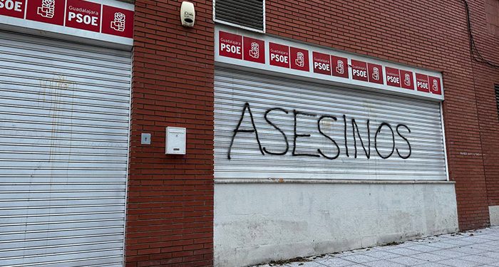 El PSOE de Guadalajara denuncia actos vandálicos contra su sede 1 El PSOE de Guadalajara denuncia actos vandálicos contra su sede