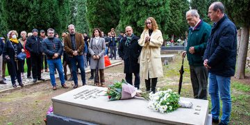 El PSOE de Guadalajara renueva su compromiso por una sociedad “más justa” y rinde tributo a los que dieron su vida por defender la democracia y la libertad