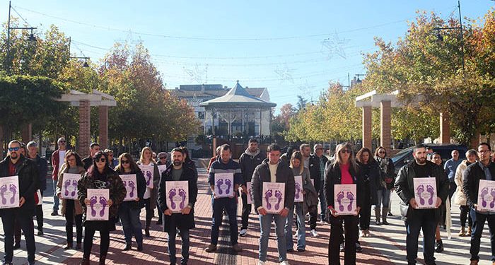Emotivo acto institucional en Cabanillas en la conmemoración del Día contra la Violencia Machista