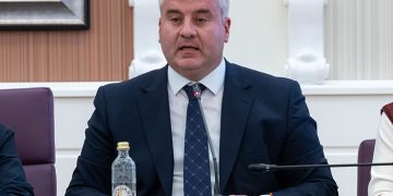 Esteban: “Rojo vuelve a ponerse de perfil y calla ante la infamia del pacto con los independentistas”