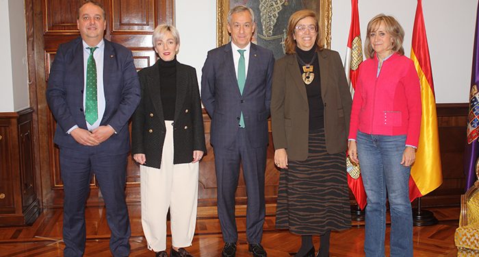 Eurocaja Rural visita la Diputación de Palencia y traslada su firme apuesta contra la exclusión financiera en el medio rural