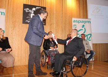 Fernández Sanz, reconocido con la silla de oro ASPAYM Cuenca a la integración de las personas con discapacidad 2 Fernández Sanz, reconocido con la silla de oro ASPAYM Cuenca a la integración de las personas con discapacidad