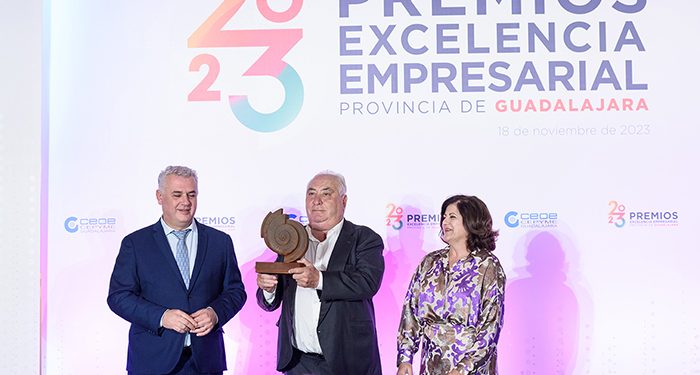Hi! Real Estate recibe el premio “Empresa del Año 2023” en la Gala anual de la Excelencia Empresarial de CEOE-Cepyme Guadalajara 1 Hi! Real Estate recibe el premio “Empresa del Año 2023” en la Gala anual de la Excelencia Empresarial de CEOE-Cepyme Guadalajara