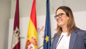 Juan Carlos Sanz Bravo, María del Mar Cano Calonge, los alumnos Bianca Pastor Jáuregui y Adrián Calvo Plá... La Junta otorga 36 galardones con motivo del Día de la Enseñanza