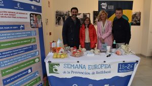 La campaña “No te dejes envolver” para la prevención de la producción de residuos llega a Cuenca