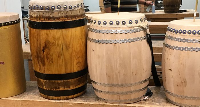 La Escuela de Folklore de la Diputación de Guadalajara organiza un curso de fabricación de zambombas