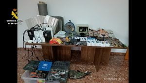 La Guardia Civil detiene a tres personas como supuestos autores de 25 delitos contra la propiedad en Las Pedroñeras